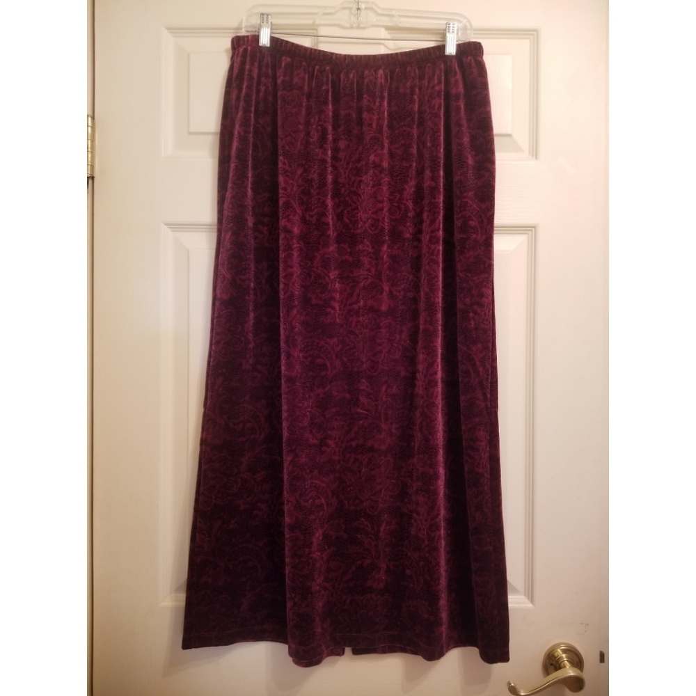 Susan Graver burgundy velvet skirt